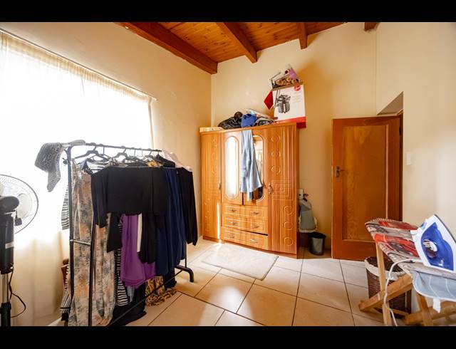 BEDROOM HOUSE FOR SALE IN WESTVILLE